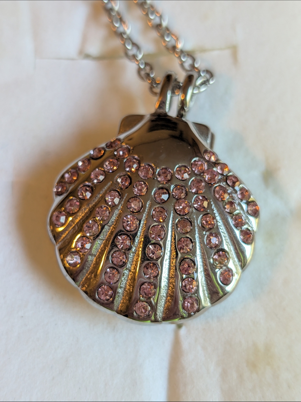 Beautiful Shell Pendant Necklace